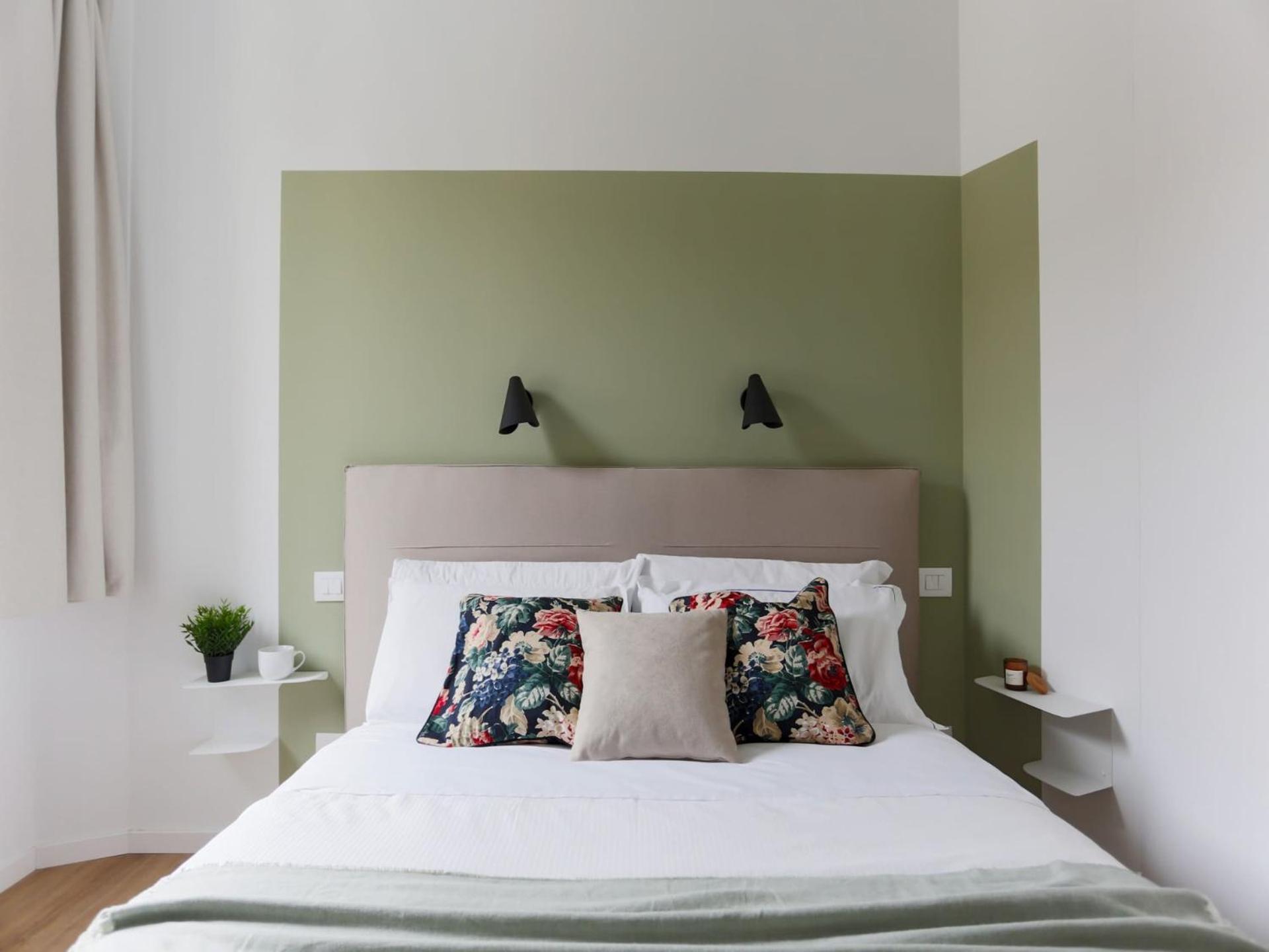 The Rent - Spacious And Renovated Two-bedroom Downtown