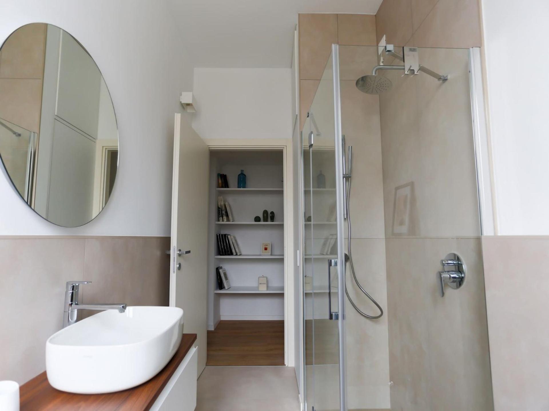 The Rent - Spacious And Renovated Two-bedroom Downtown Milán